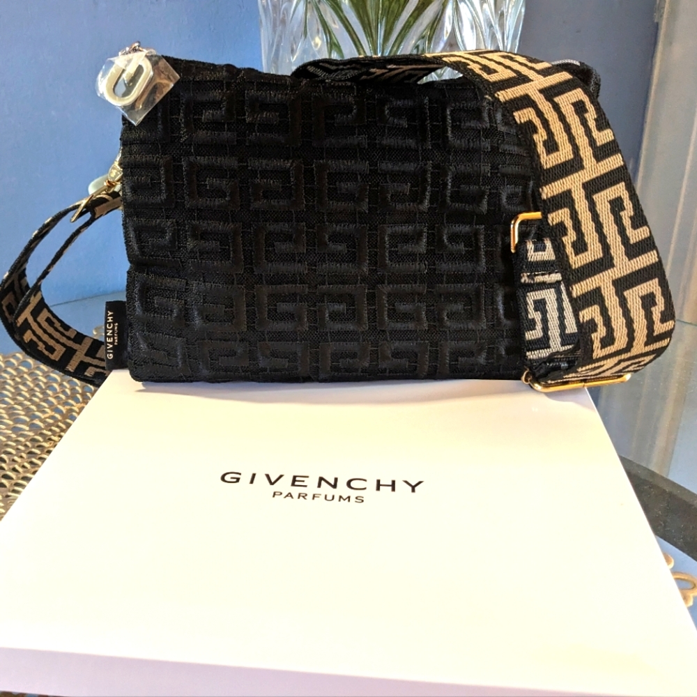 Givenchy pouch - image 2